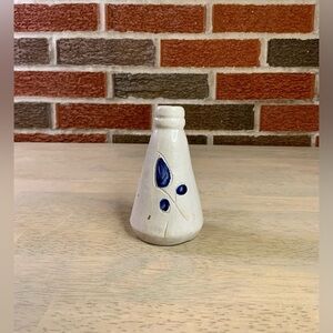 Vintage WILLIAMSBURG‎ Pottery Salt Glazed Stoneware Cobalt LEAF 3½" Bud VASE